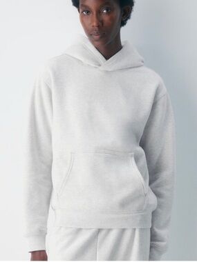 Aritzia Cozy Sweatfleece Perfect Hoodie Women’s Sweatshirt-size Large *like NEW*